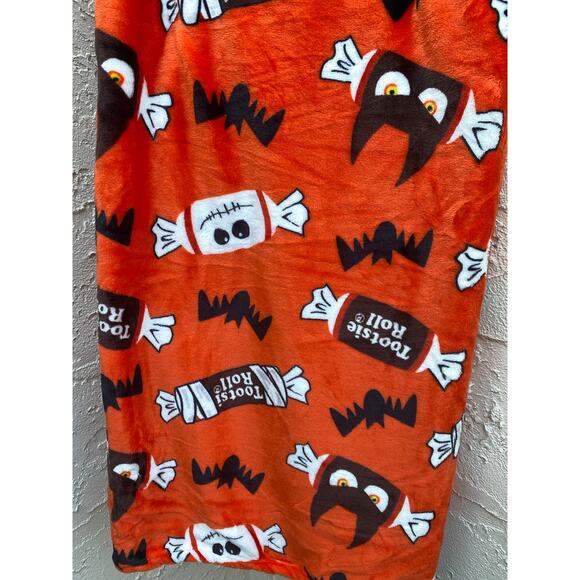 Tootsie Roll Halloween Plush Throw Blanket 60x70 Candy Bats - Picture 5 of 6